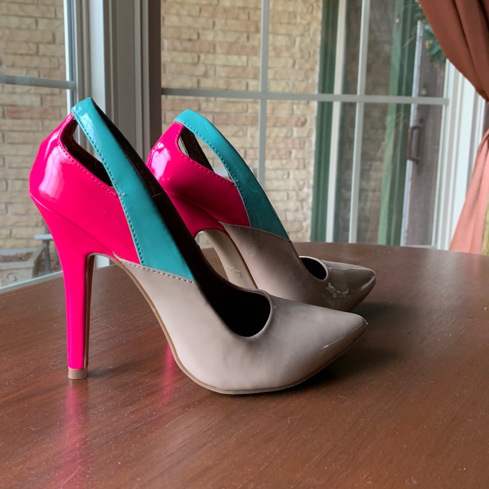 NWOT Neon and nude pumps